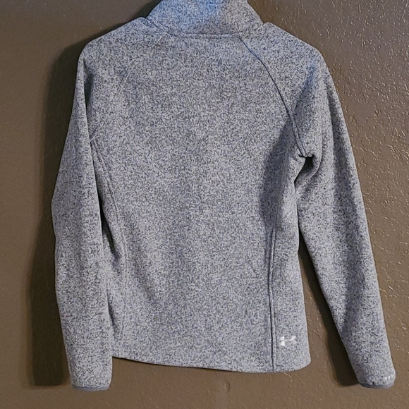 Under Armour top - Picture 2 of 4